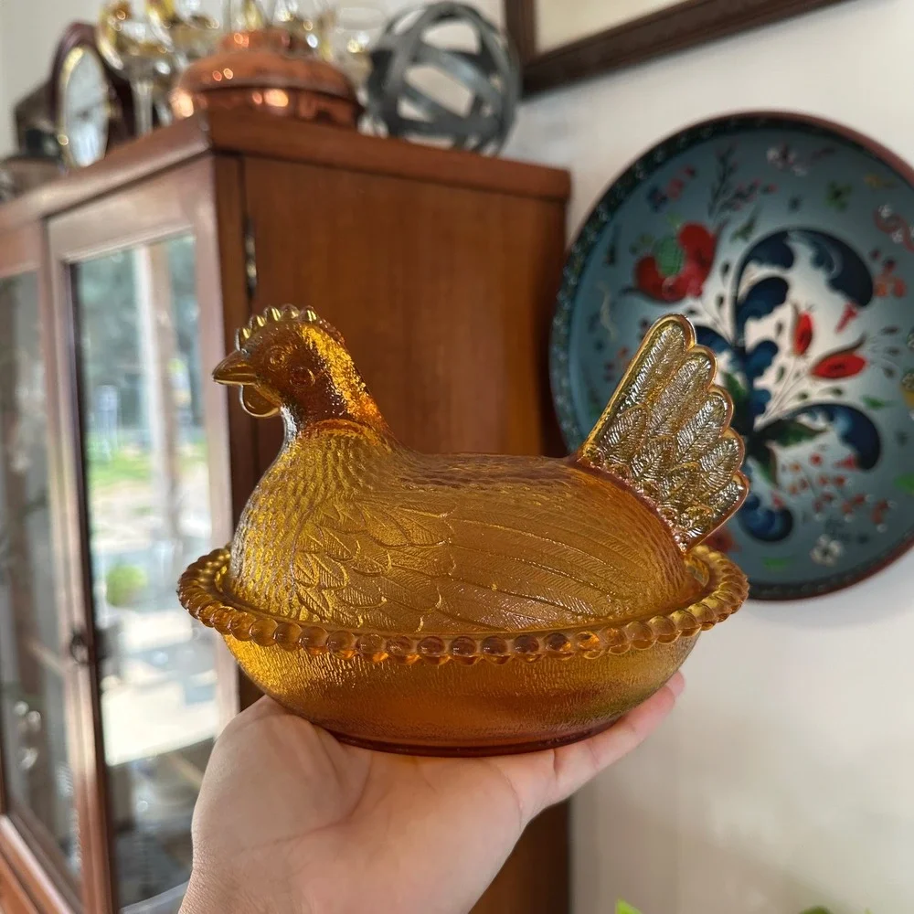 Unbranded vintage amber